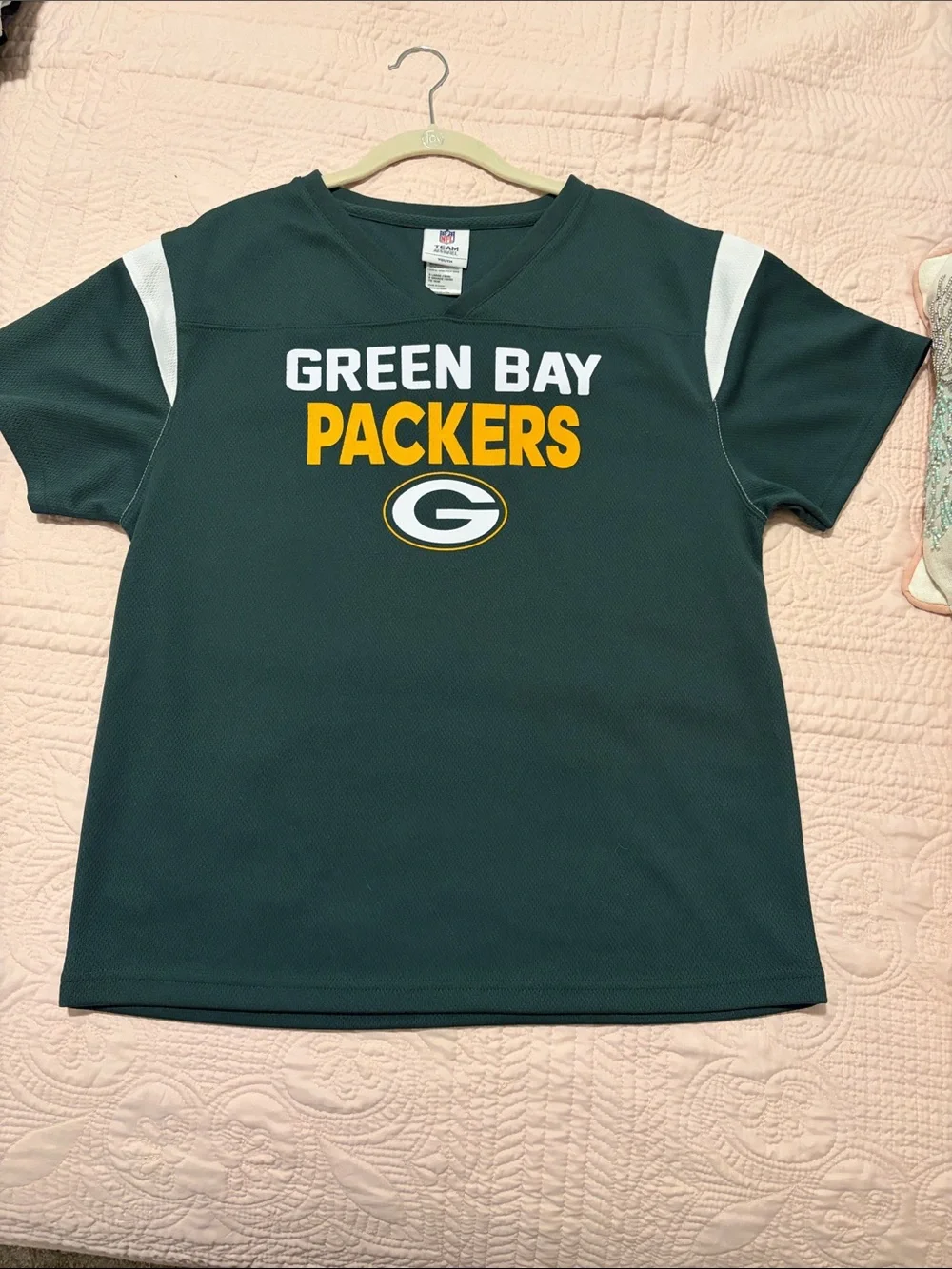 NFL Team Apparel Green Bay Packers football XL 18-20 youth mesh shirt v neck tee